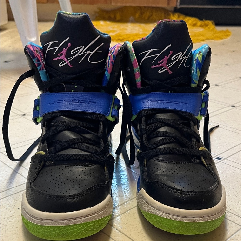 Nike Kids Black and Green Sneakers
